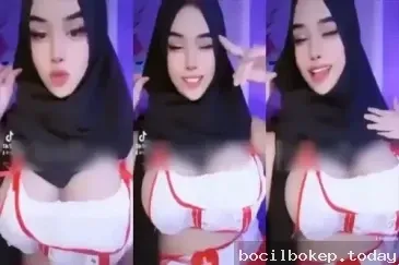 Cewek cantik cosplay suster nakal super horny